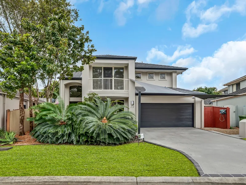 PERFECTLY PRESENTED, QUALITY-BUILT, EASY LIVING FAMILY HOME IN THE HIGHLY-SOUGHT 