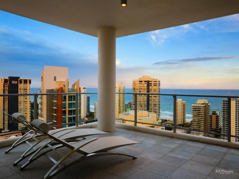 First-Class Lifestyle in a Premier Main Beach Position – Nothing Compares