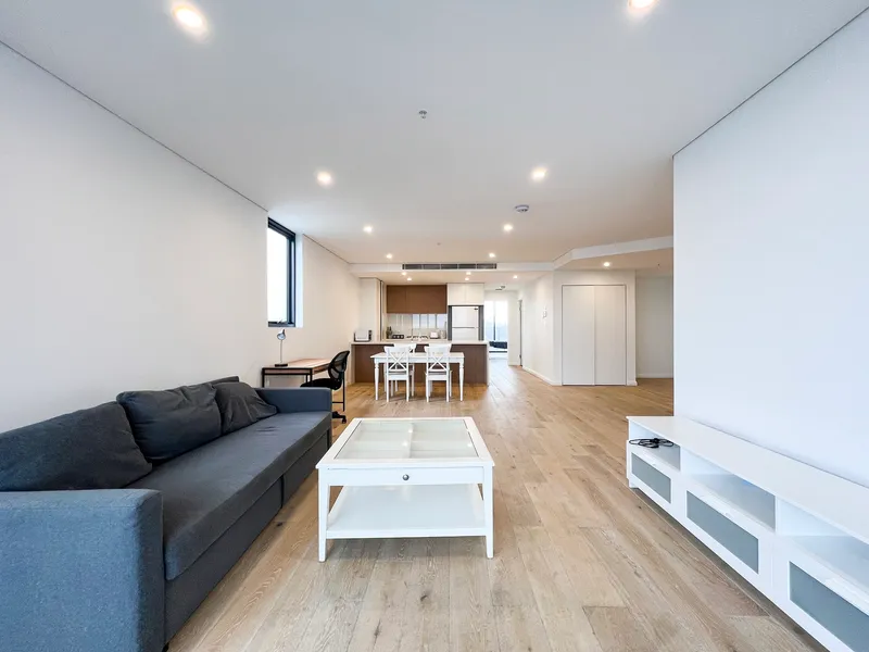 Spacious Brand New Apartment With Water And City View!