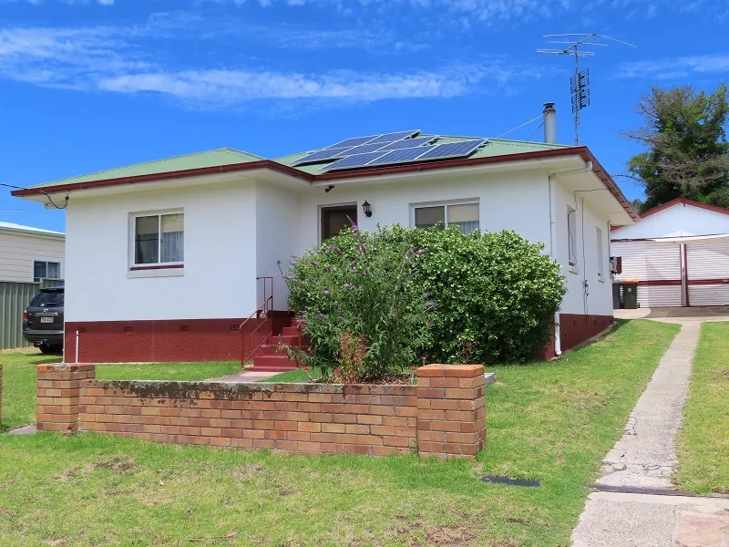 WALK EVERYWHERE  **UNDER CONTRACT**