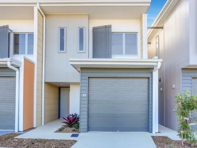 Luxury 2 bed Townhouse Living.