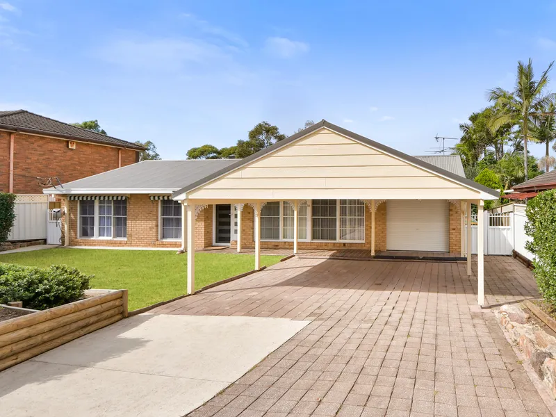 Spacious family home set on a private 981sqm block
