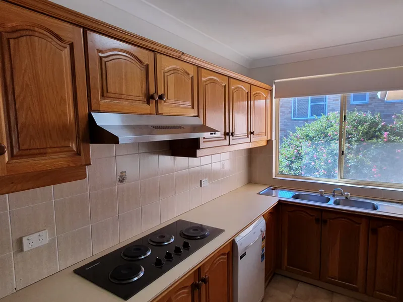 LARGE & MODERN 2 BEDROOM UNIT