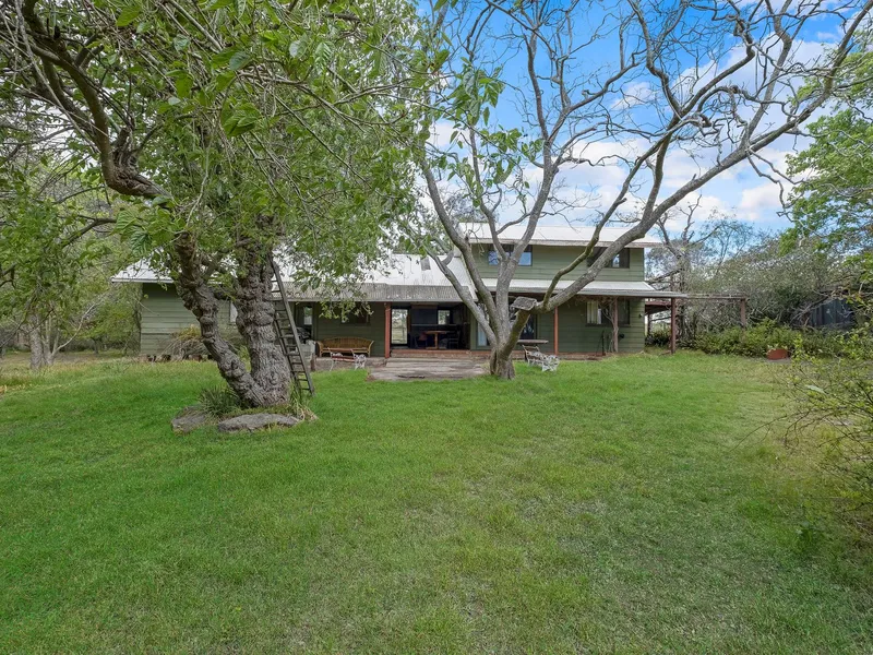 5 Acres 2 bed Cottage Prime Agricultural Land, With Town Water .