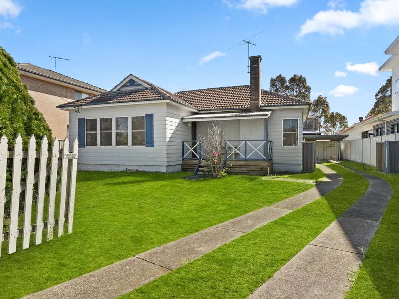 Charming Cottage with scope to redevelop