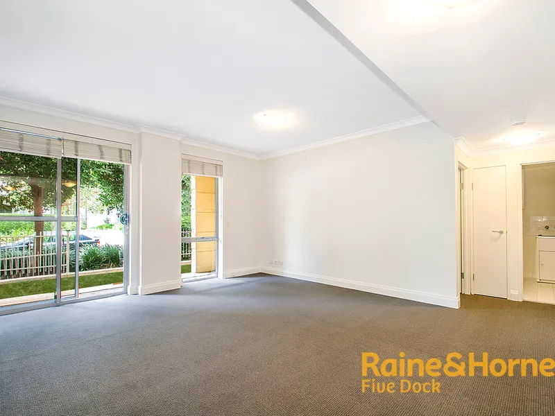 Ground Floor Apartment in Kings Bay Estate