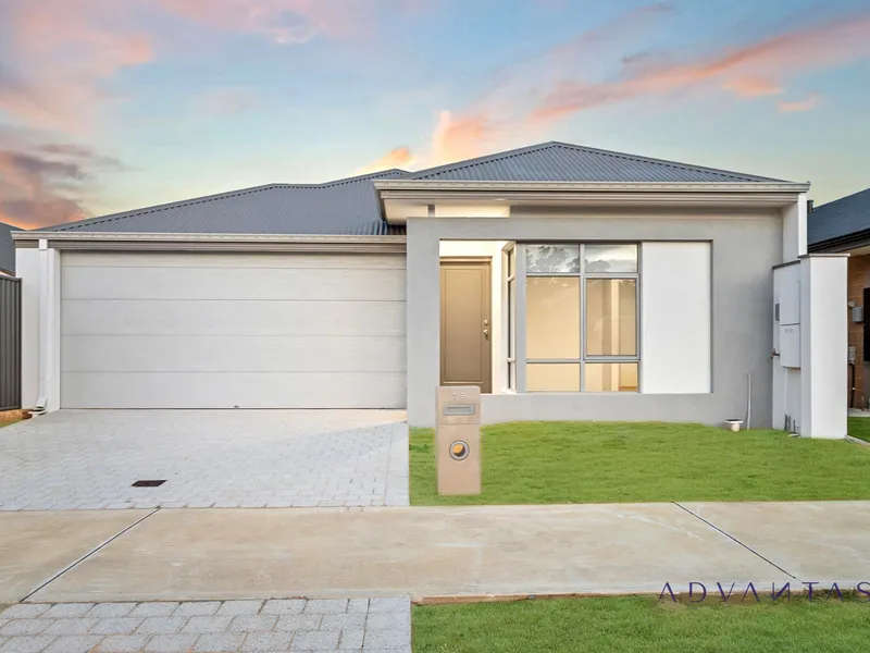 Stunning 4 Bedroom, 2 Bathroom Home in Baldivis Grove Estate