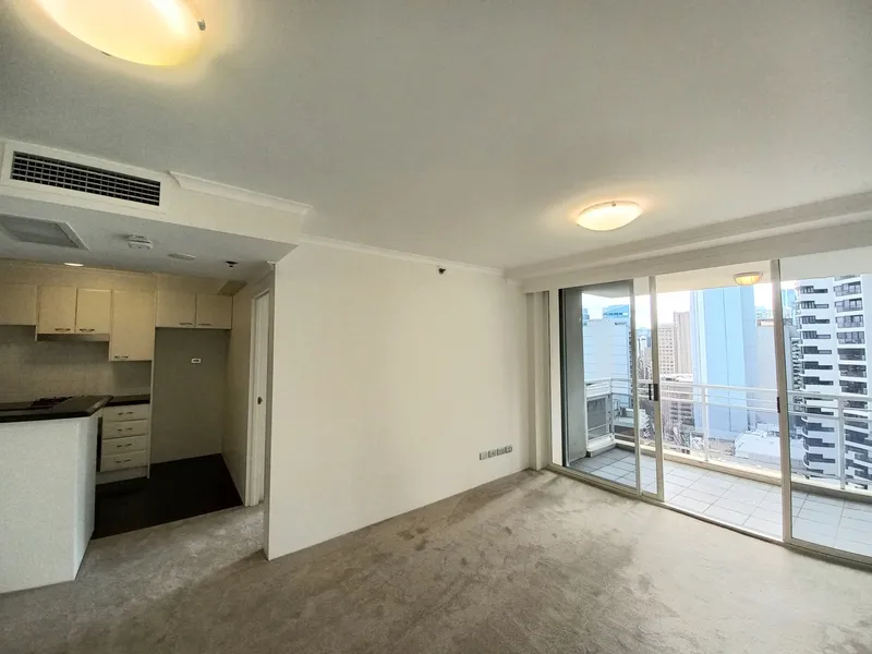Spacious unfurnished 1 Bedroom in The Summit