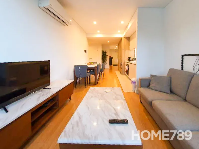 FULLY FURNISHED ELEGANT SPACIOUS ONE ROOM  APARTMENT!!