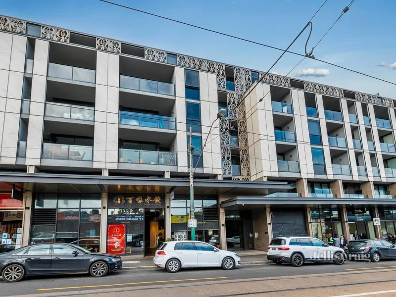 A brilliant Glenferrie Road package