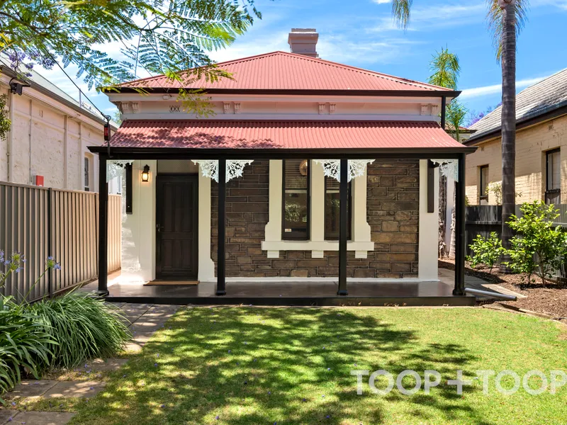 Private and Pretty Bluestone Cottage in Premier Position