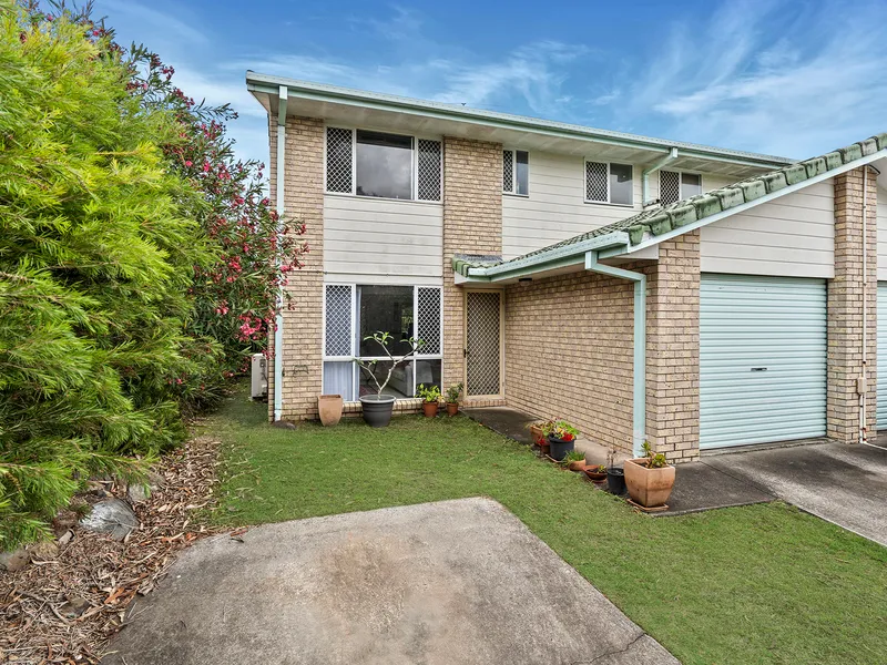 Modern Townhouse in Exclusive Complex.