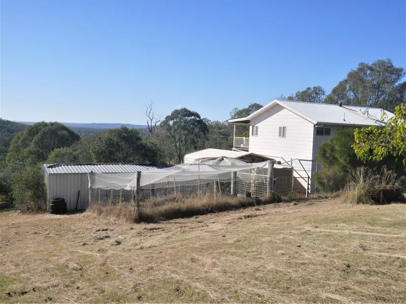 Acreage living with a view!