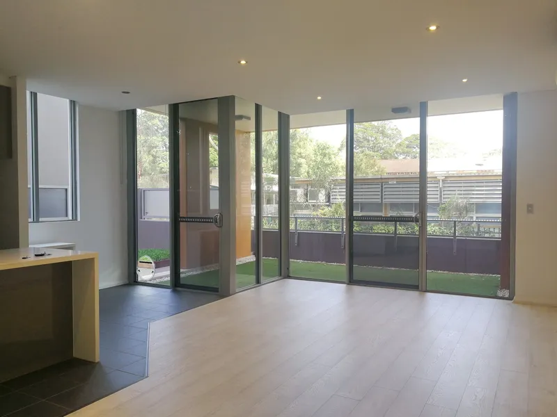 Spacious 2 bedroom Apartment in Convenience Location!