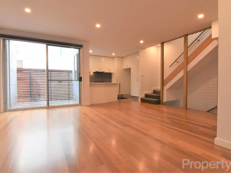 Large Two Bedroom Townhouse in West Melbourne!