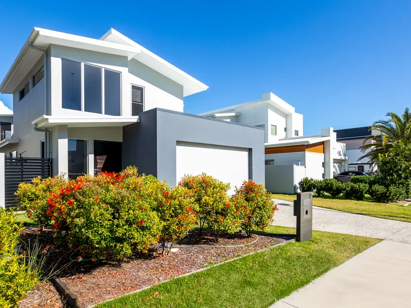 SPACIOUS WATERFRONT HOME IN CENTERAL LOCATION