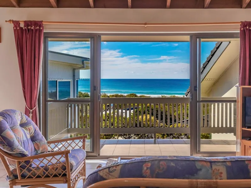 Immaculately presented townhouse with water views and minutes from Peregian Beach. Available for 12-month lease. 720pw.