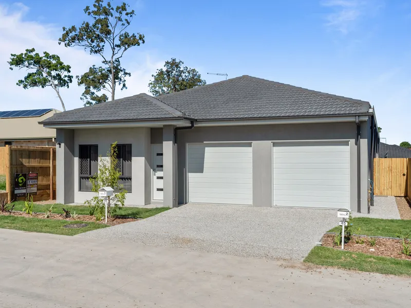 AS NEW DUPLEX WITH AIR AND HEATING