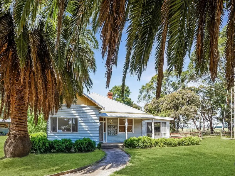 “CARCOOLA” 19.06 Acres - 7. 7 Ha *