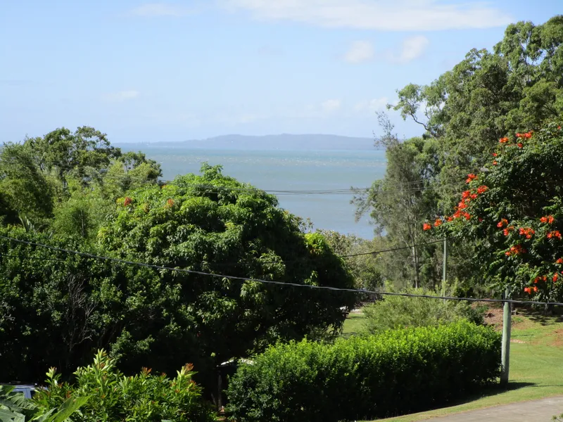 3 Bedroom Executive Home on naturally wonderful Lamb Island part of Redlands Coast Southern Islands