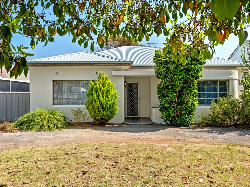 The perfect 732m2 slice of the North Brighton good life…