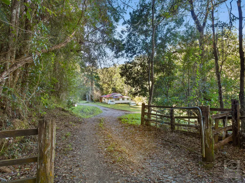 Renovate Today with 3.95 Lovely Hectares to Enjoy!