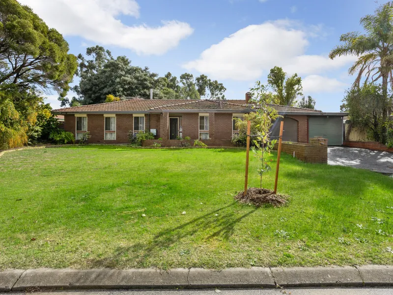 HUGE FAMILY FRIENDLY 4 BED 2 BATH