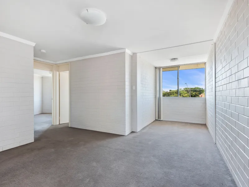 TOP FLOOR TWO BEDROOM APARTMENT