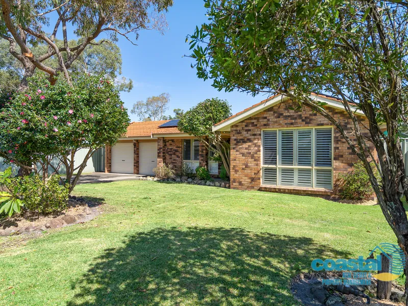 FAMILY FAVOURITE WITH A POOL  