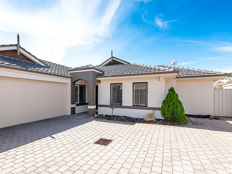 Spacious 4 Bedroom Rear Family Home on 483m2 of Land! HOME OPEN Saturday 12th March 11:20am - 12pm
