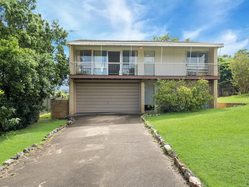 Ripe For Renovation Or Remove And Build! 733SQM - 17M Frontage!