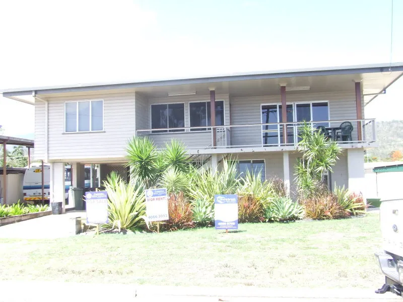 Huge Home - Massive Shed - Close to the Beach