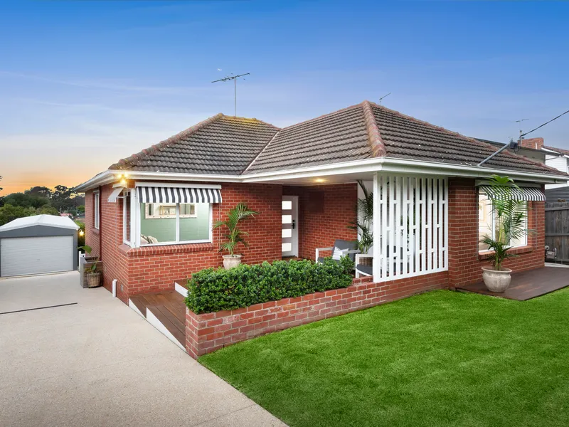 Premium Riverside Living on 702m2 (Approx.)