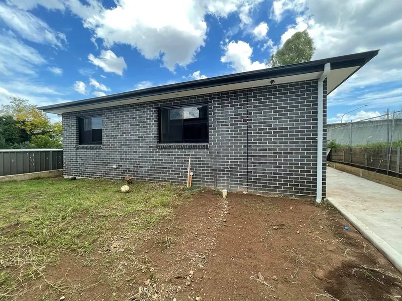 Brand new 2 bedrooms brick veneer granny flat