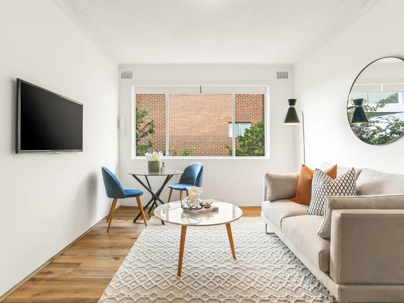 Top Floor Abode With City Views In The Heart of Marrickville