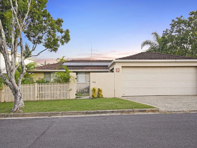 SOUTHPORT STUNNER 3 BED HOUSE WITH AIR CON