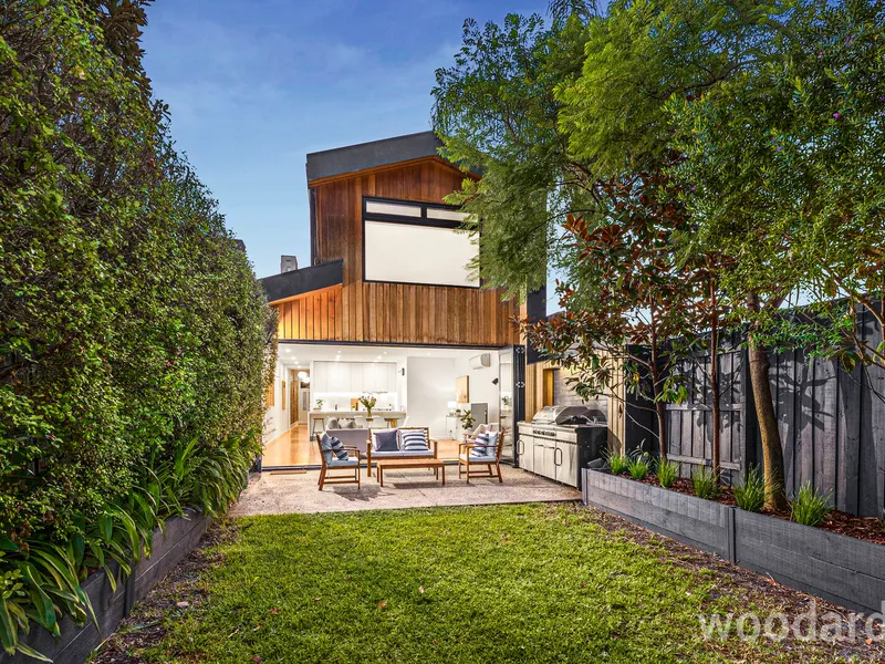 Modernised classic, prestige locale