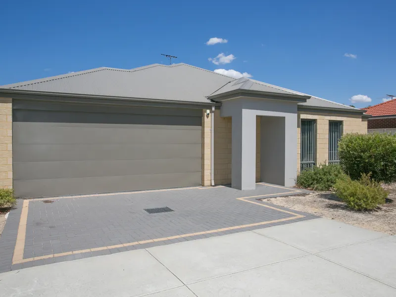 Beautifully Presented Modern Home