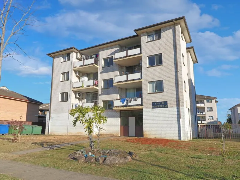 WALK  TO ALL AMENITIES 