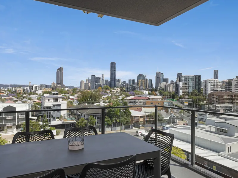 Fully Furnished with Fabulous Views