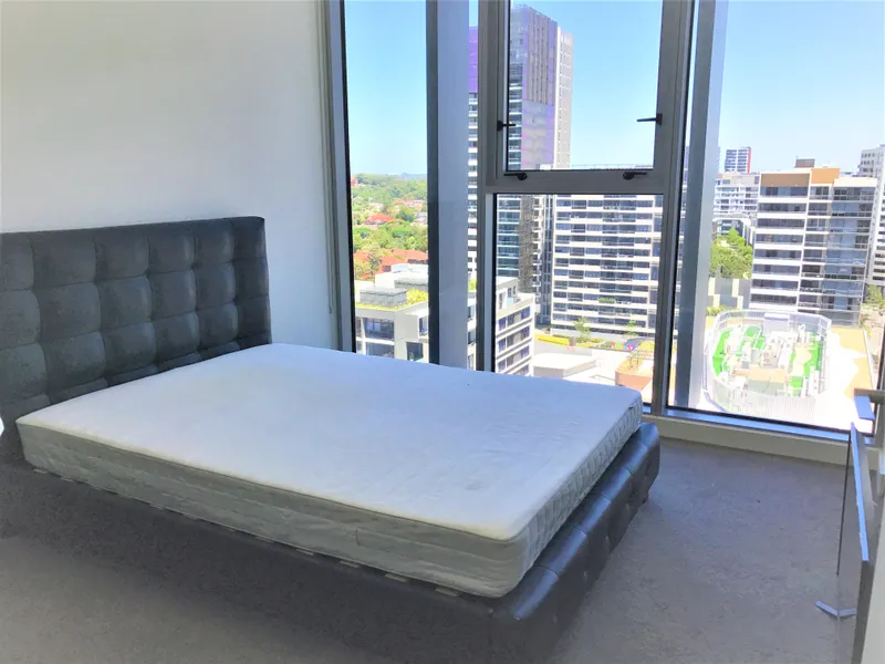 Nearly new 2 bedroom apartment with good rental return