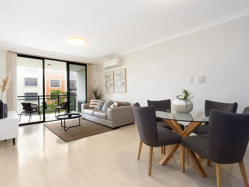 Contemporary 1 Bedroom with Timber Floors throughout
