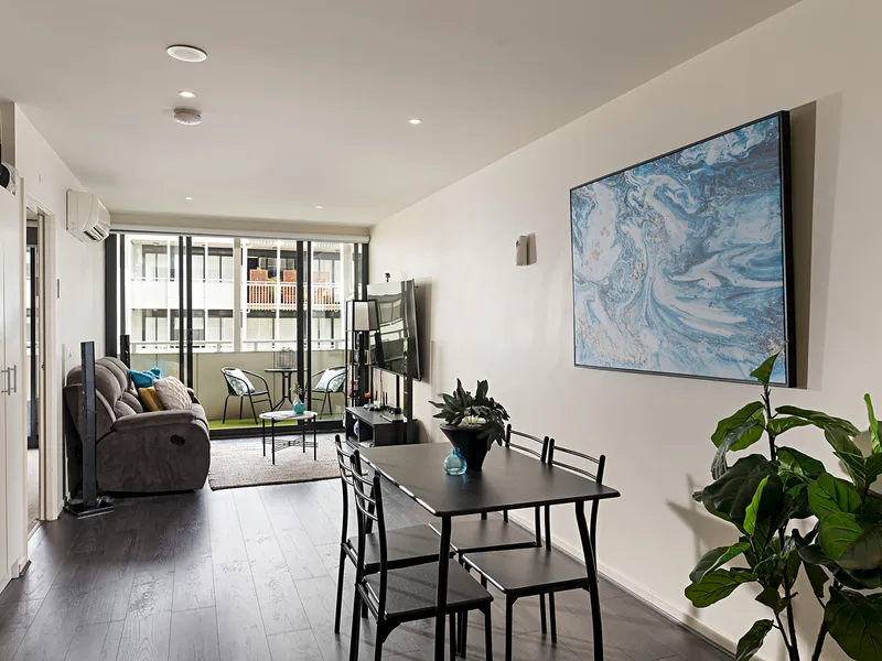 MODERN LIVING IN EXCELLENT PRESTON LOCATION