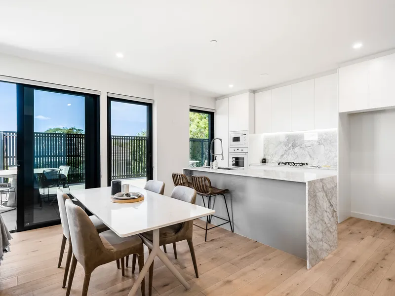 Shoot the Breeze on this Oversized Terrace