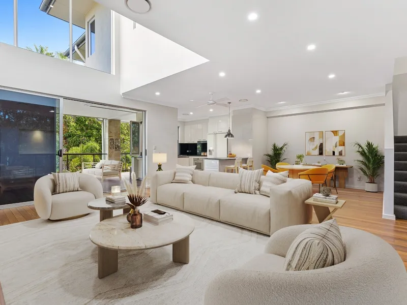 Tranquil Lakelands Retreat: Contemporary Home in Private Gated Community