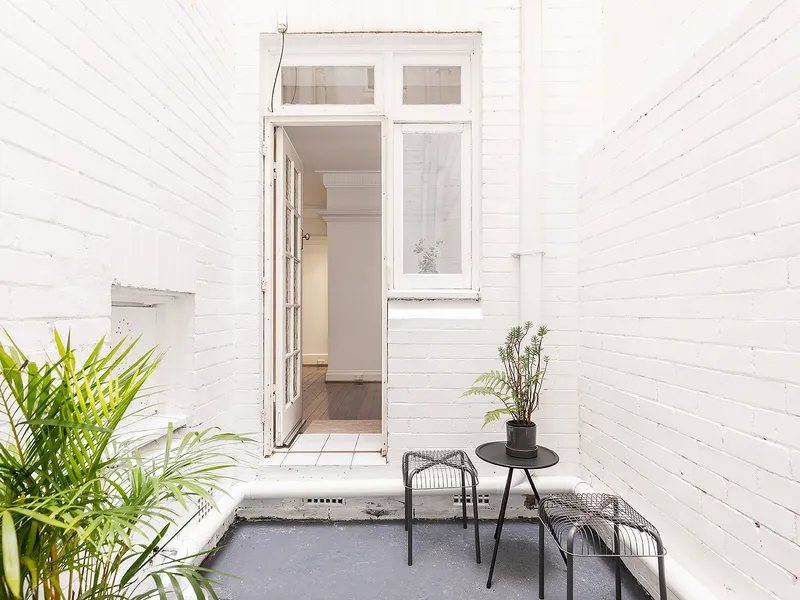 Studio With Courtyard In Pet-Friendly Boutique Block
