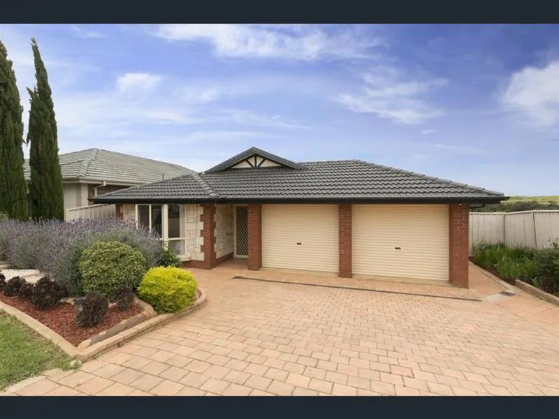 Perfect 3 Bedroom Family Home With Pergola & Double Garage