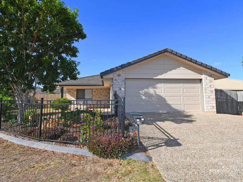 Great Three Bedroom, Two Bathroom Standalone Duplex