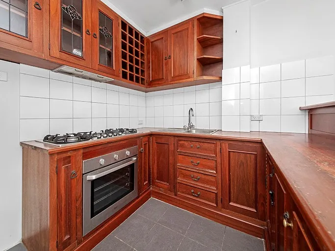 ***FIRST TWO WEEKS RENT FREE***