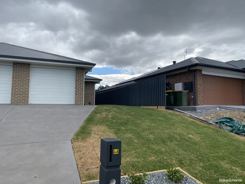 BRAND NEW MODERN DUPLEX